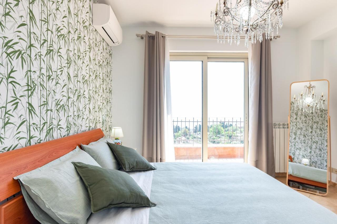 Taormina Panoramic Apartment With Parking Exterior foto